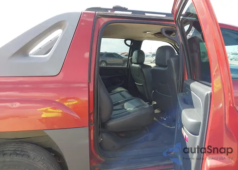 2002 Chevrolet Avalanche 2500 z USA, uszkodzony, nr VIN 3GNGK23G02G223190